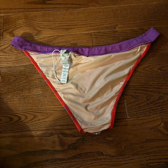 NWOT La Perla red and purple bikini bottoms in size large - Picture 11 of 13